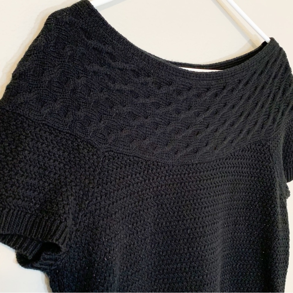 New York and Co. (size L) Black Short-sleeve, Cable print, boat neck Sweater Top - Picture 3 of 8